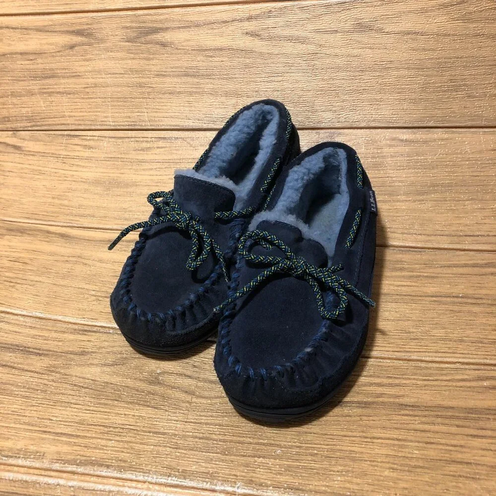 LL Bean boy blue suede leather slippers with sheepskin insoles, Assumed size 5